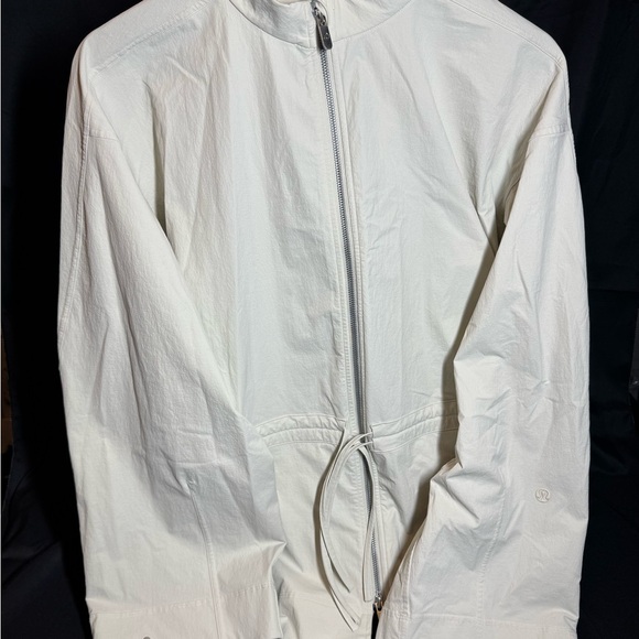 Lululemon Athletica - Cinch Waste Stretch Jacket ( Medium) - Picture 2 of 4